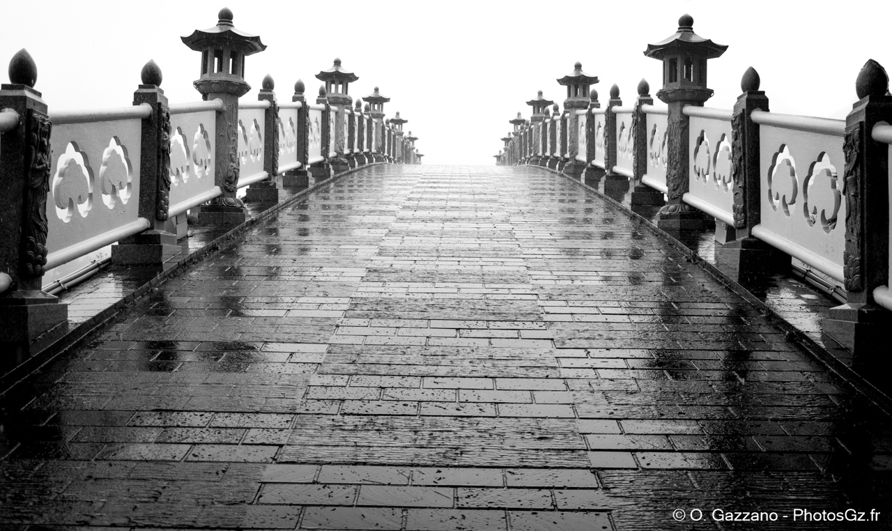 Pont Seon-Imgyo sous la pluie..Île de Jeju, Corée du Sud - 27 mai 2016